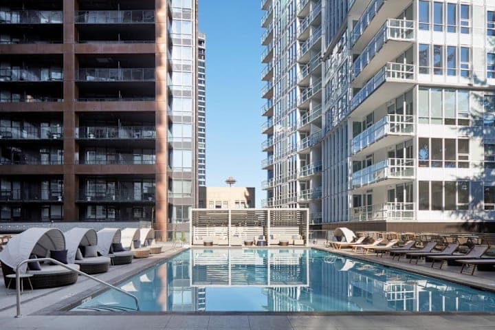 Level Seattle Downtown - South Lake Union thumbnail